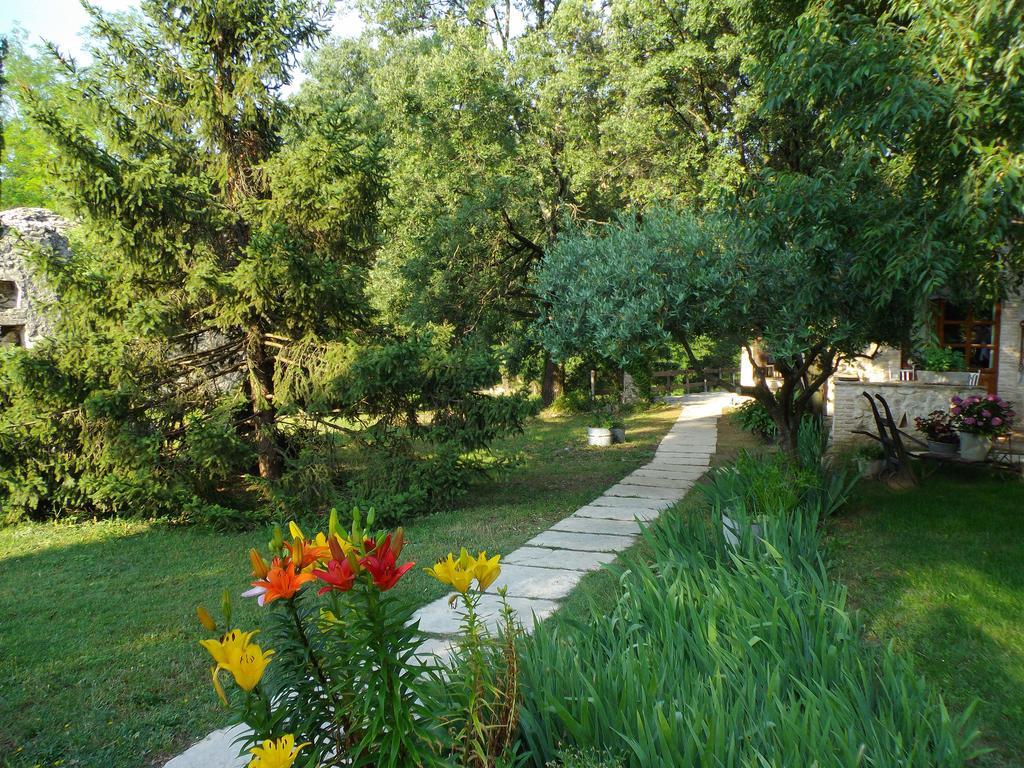 La Magnanerie D'Hotes ,Le Jardin Secret Sauve Bagian luar foto